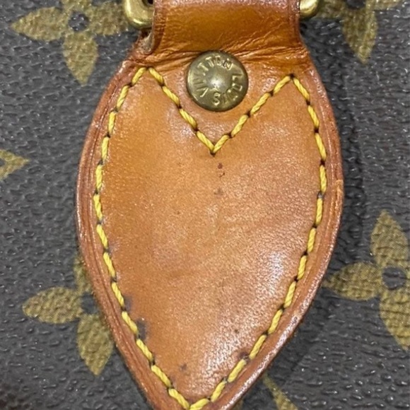 Authentic LOUIS VUITTON Executive Attaché Bag - Picture 7 of 12